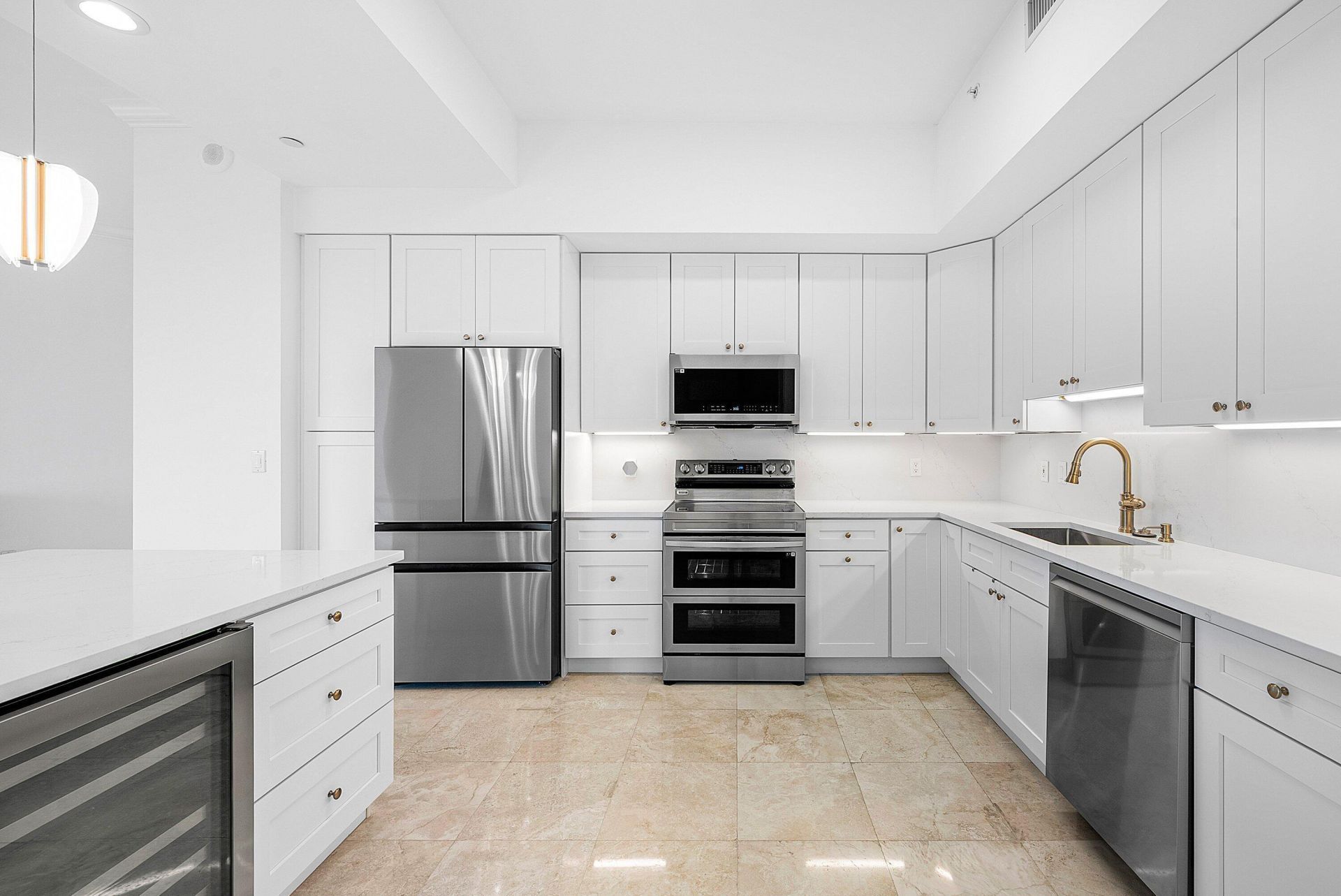 550 SE Mizner Boulevard, Unit B906, Boca Raton, FL 33432 Photo