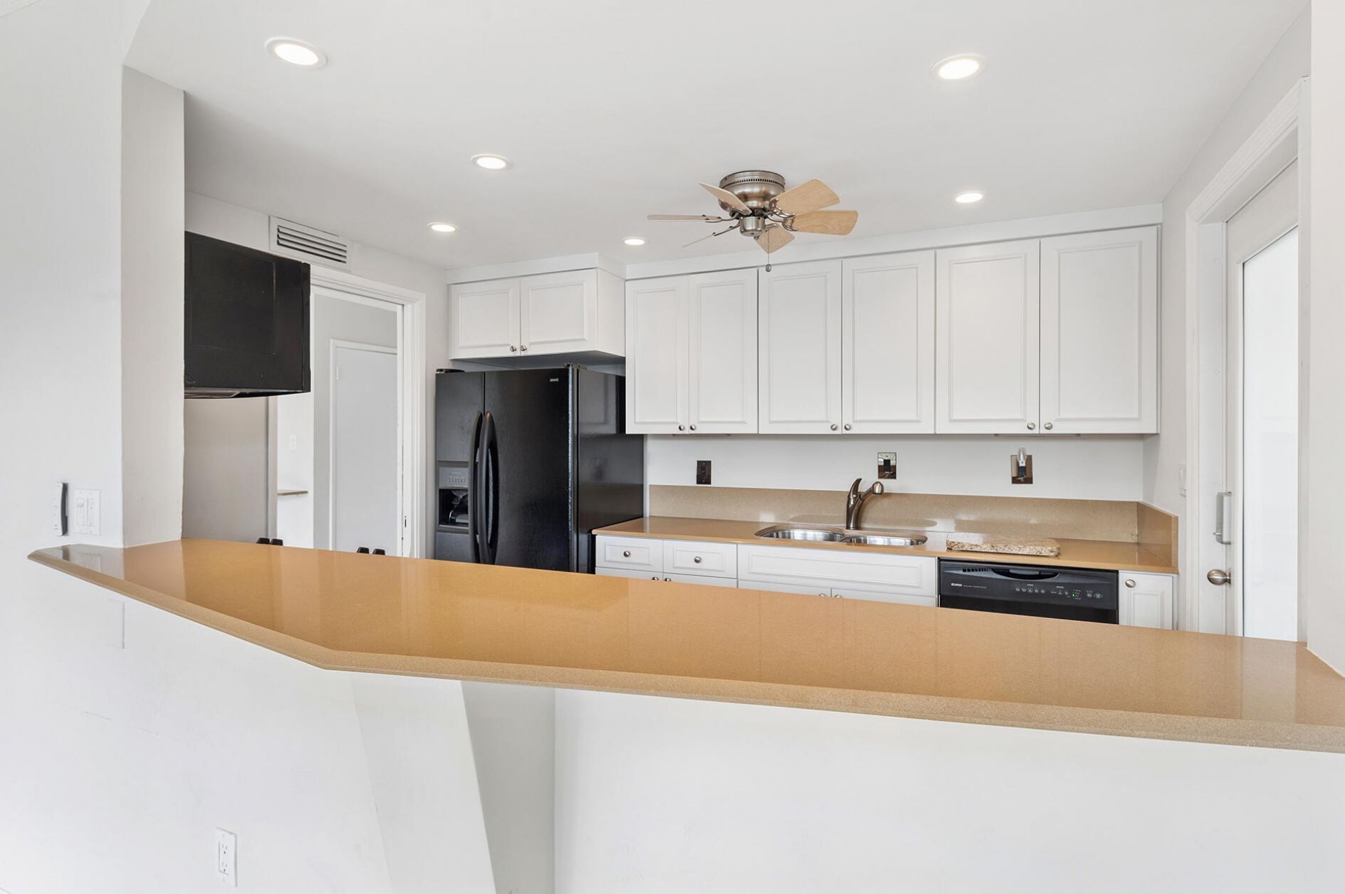 180 Isle Of Venice Drive, Unit 119, Fort Lauderdale, FL 33301 Photo