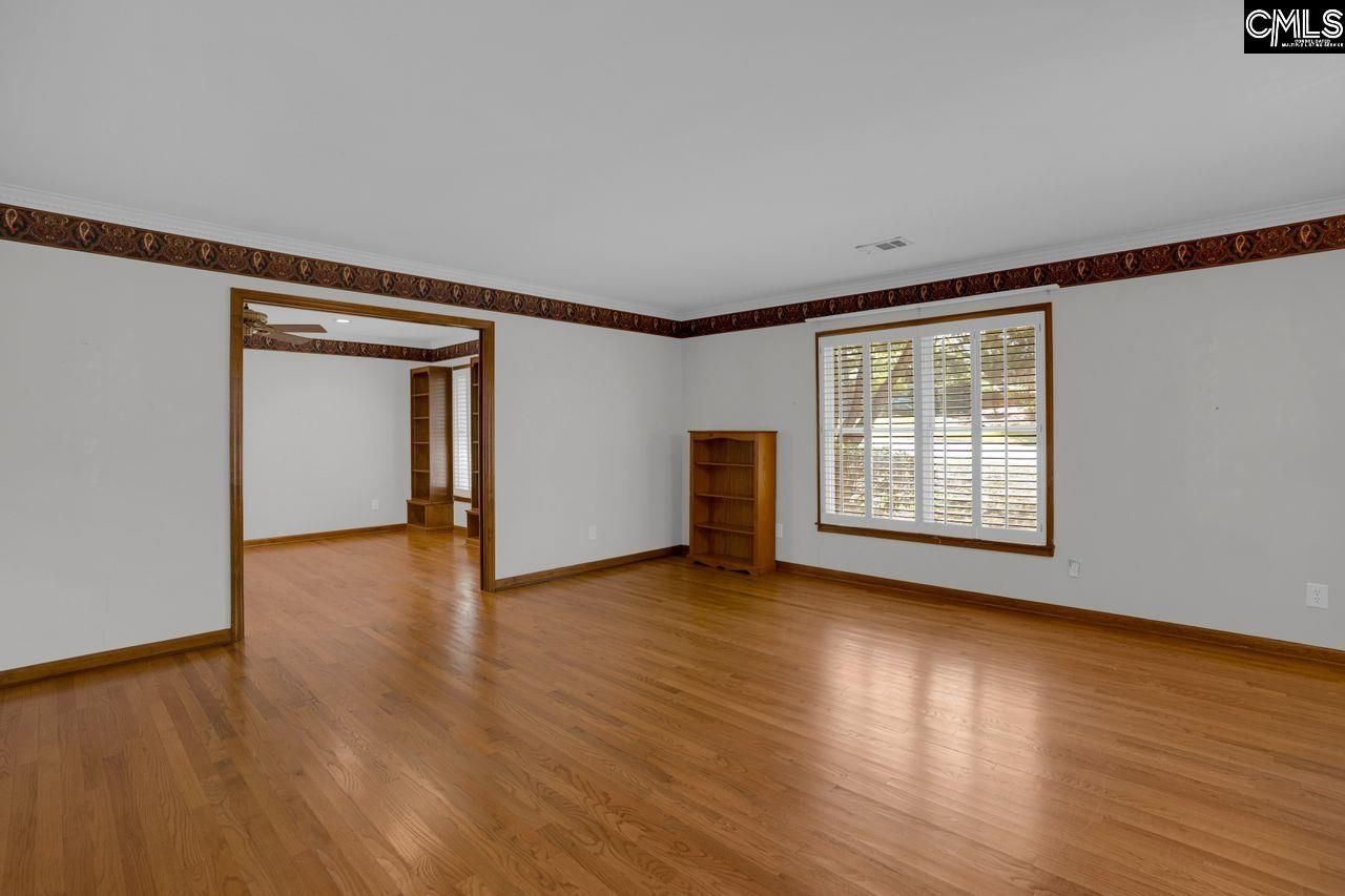 702 Teakwood Court Photo 4