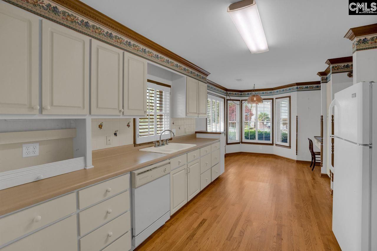 702 Teakwood Court Photo 6