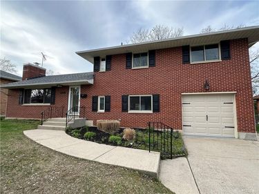 813 Lovetta Drive, Kettering, OH 45429