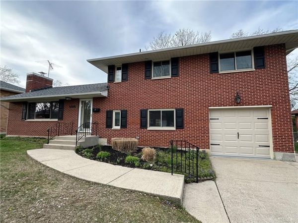 813 Lovetta Drive, Kettering, OH 45429