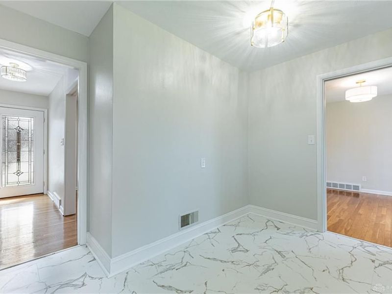 813 Lovetta Drive, Kettering, OH 45429 Photo 11