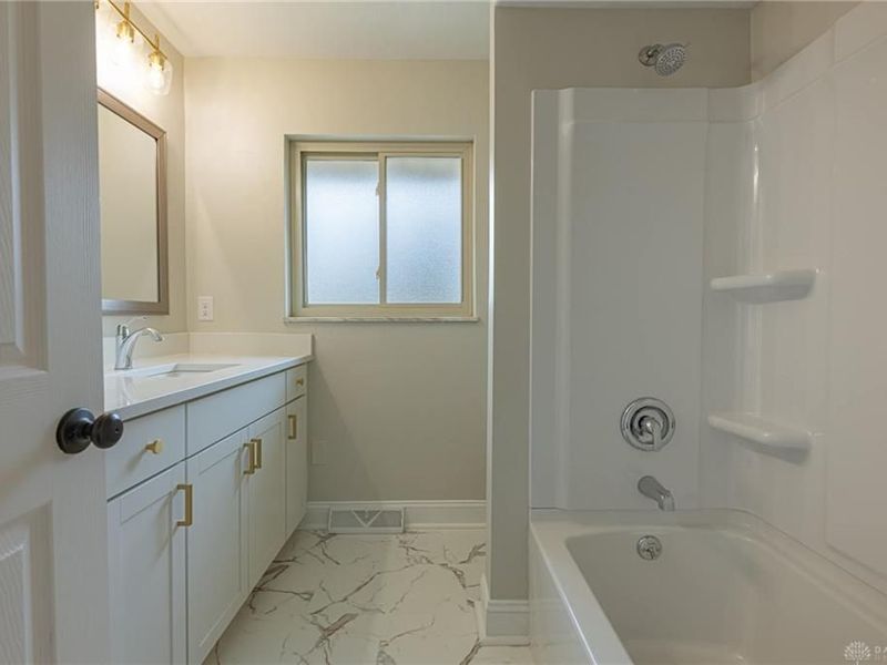 813 Lovetta Drive, Kettering, OH 45429 Photo 16