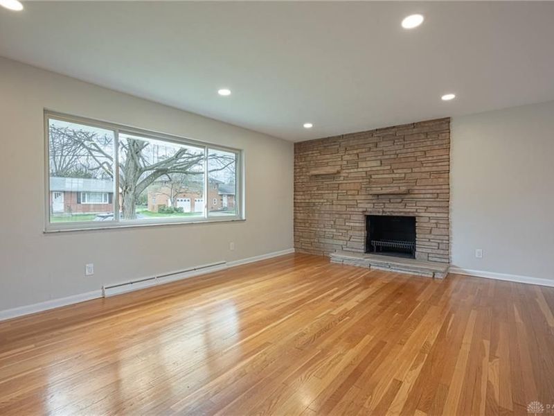 813 Lovetta Drive, Kettering, OH 45429 Photo 3