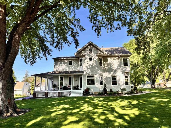 501 W 4th Street, Sanborn, IA 51248