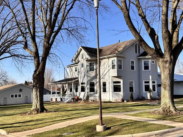 501 W 4th Street, Sanborn, IA 51248