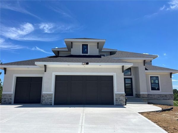 517 Bentwater Drive, Raymore, MO 64083