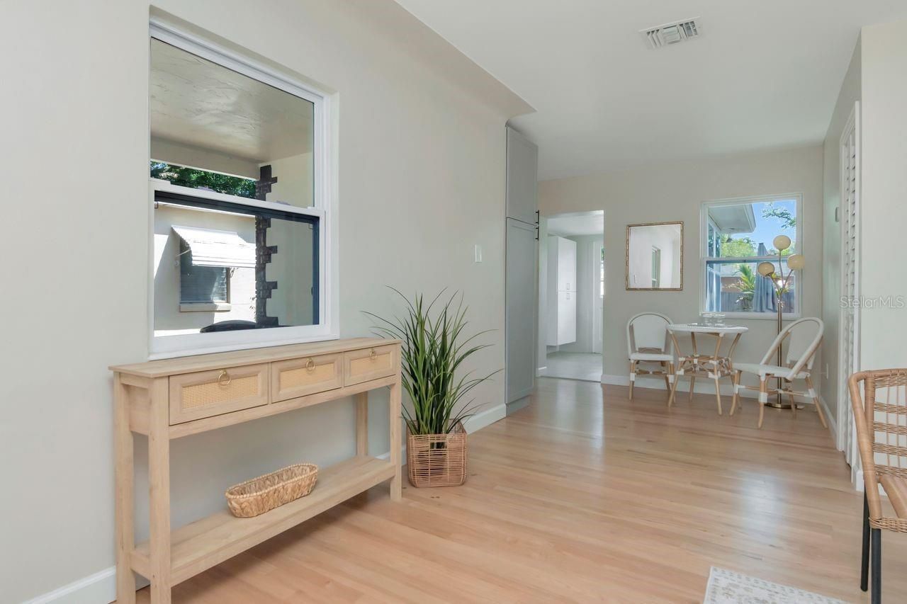 5132 Oxford Avenue N, Saint Petersburg, FL 33710 Photo