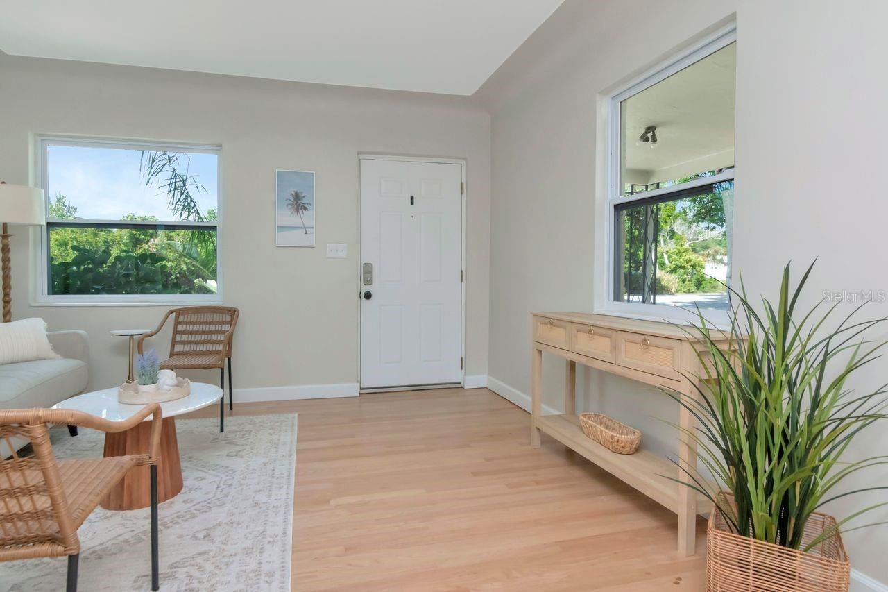 5132 Oxford Avenue N, Saint Petersburg, FL 33710 Photo