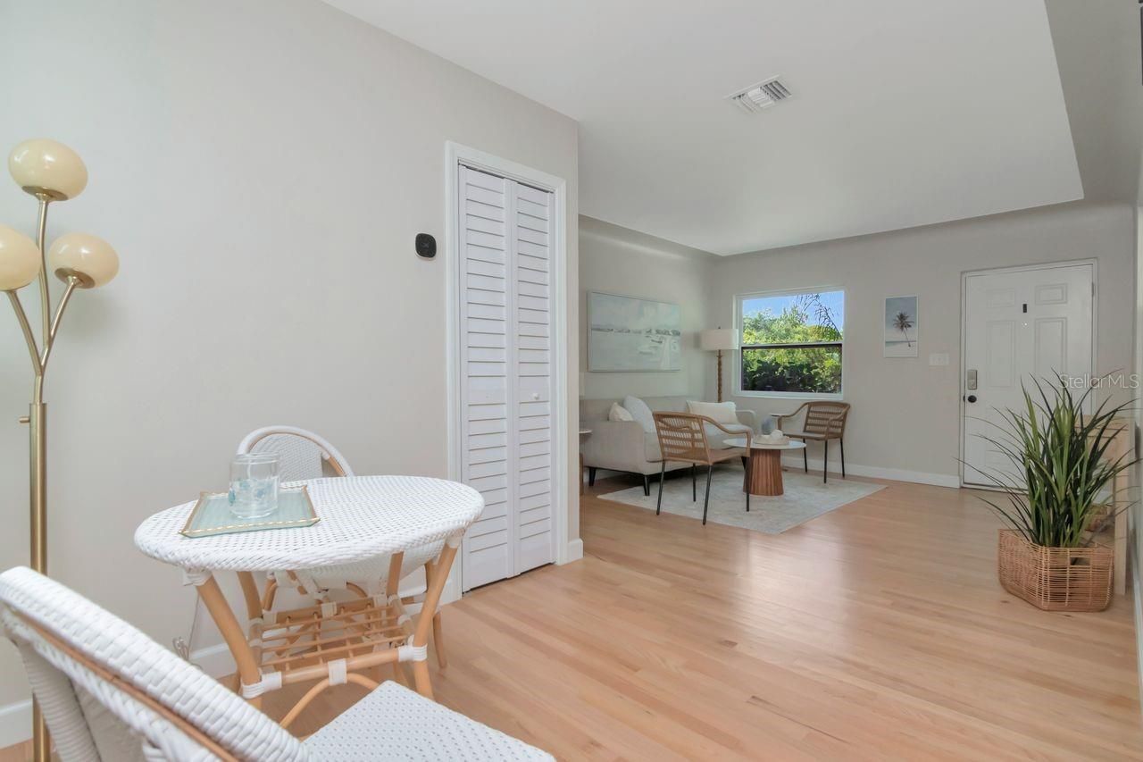 5132 Oxford Avenue N, Saint Petersburg, FL 33710 Photo