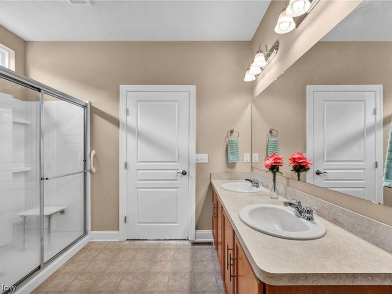 38475 Kingsbury Drive, North Ridgeville, OH 44039 Photo 16