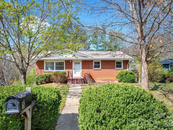 8 N Pershing Road, Asheville, NC 28805