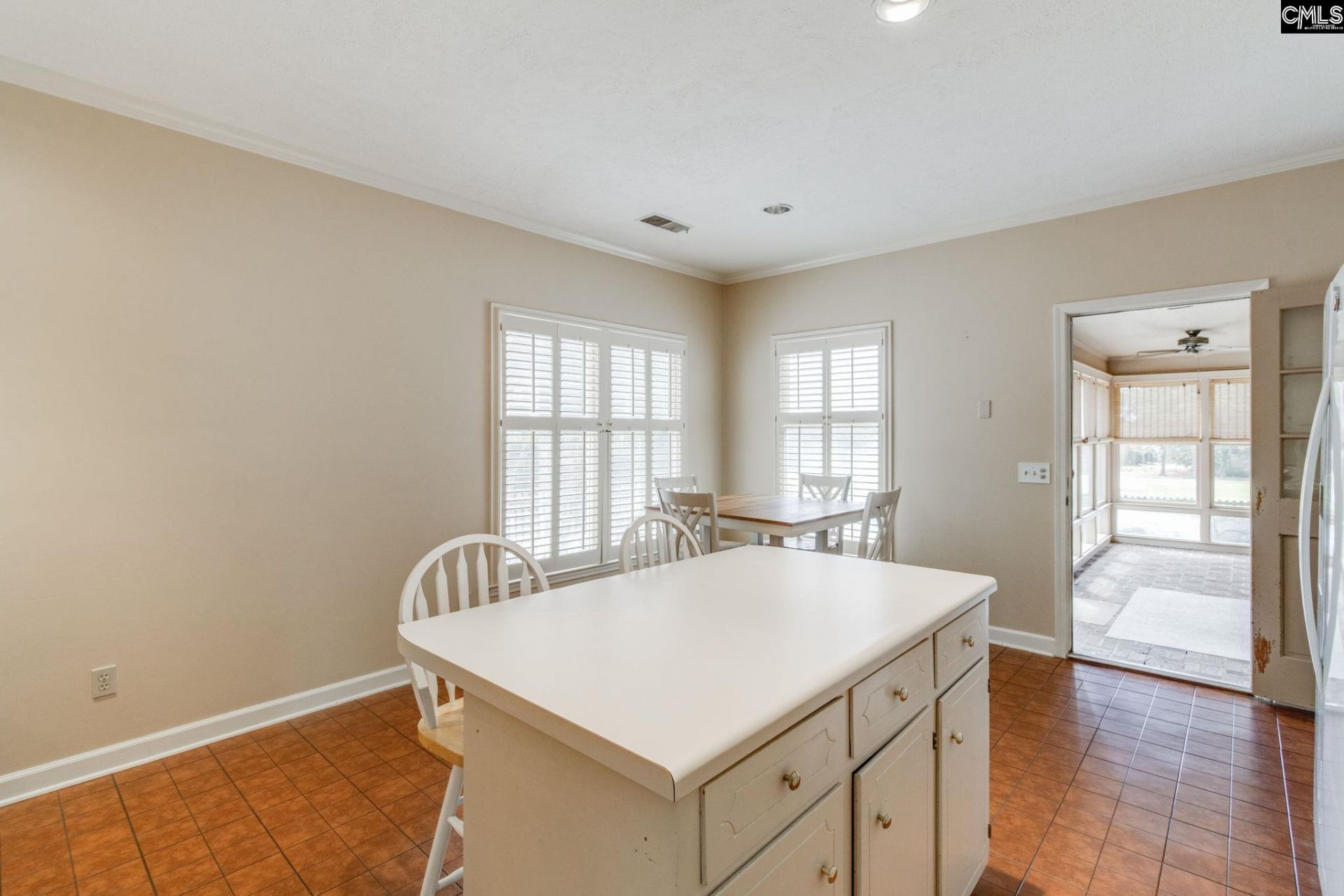 74 Mallet Hill Court  Photo 12