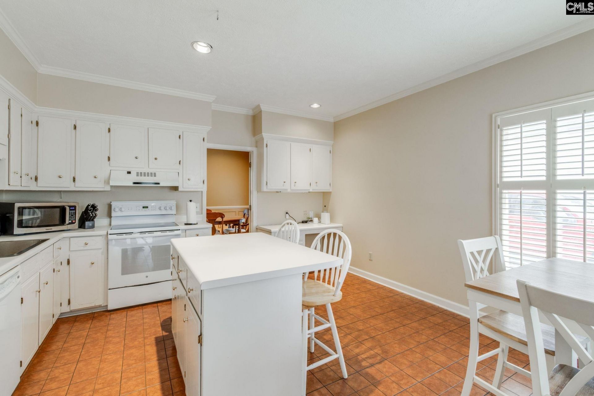 74 Mallet Hill Court  Photo 9