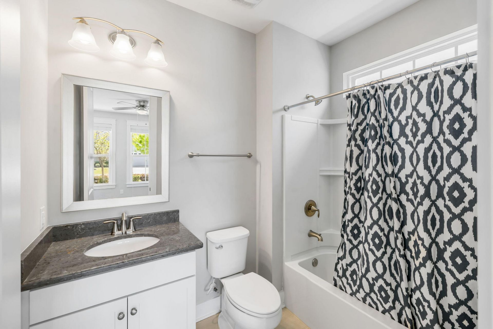 548 Four Seasons Boulevard Photo 15