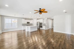548 Four Seasons Boulevard photo 4