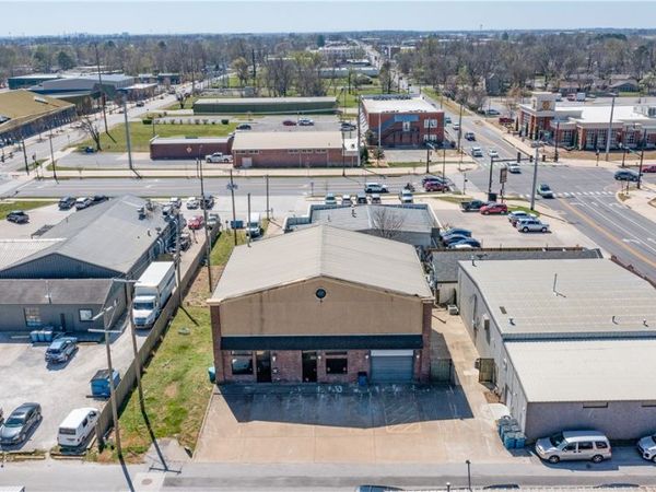 107 SW 7th Street , Bentonville, AR 72712