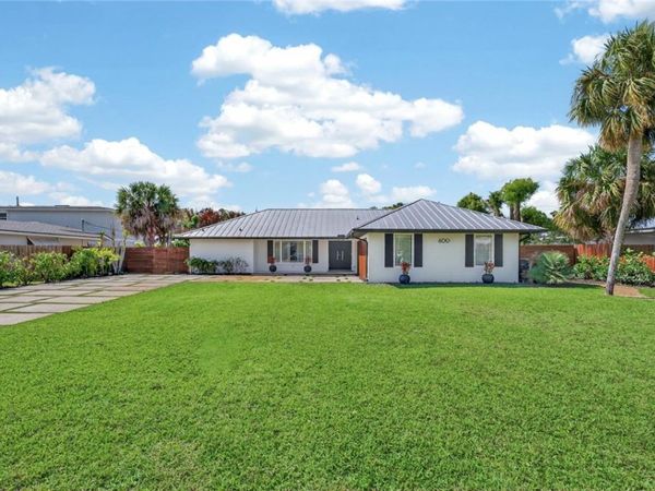 600 Honeysuckle Lane, Vero Beach, FL 32963