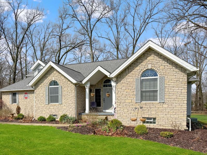 605 Sassafras Drive, Vermilion, OH 44089 Photo 3