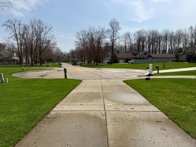 605 Sassafras Drive, Vermilion, OH 44089 Photo 4