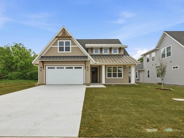 216 Village Way, Argyle, TX 76226