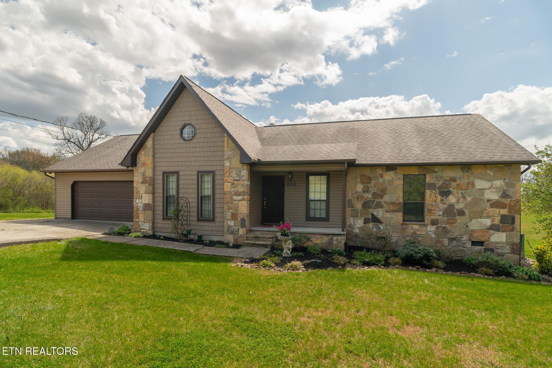 915 Circle Drive, Seymour, TN 37865 Main Photo