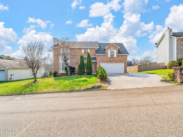 522 Bushwood Drive, Knoxville, TN 37918