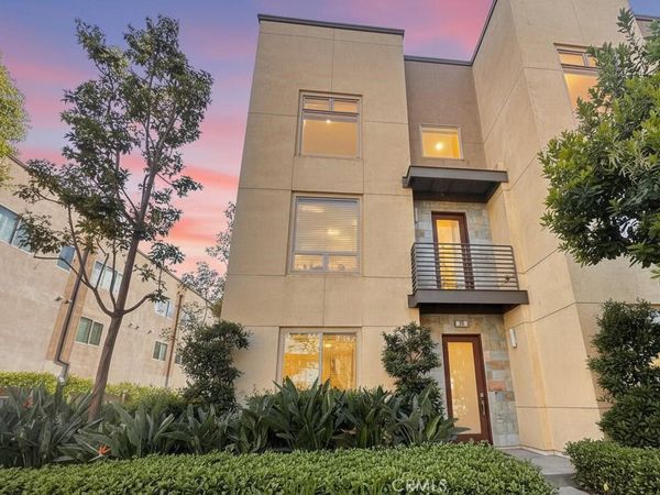 27 SOHO, Irvine, CA 92612