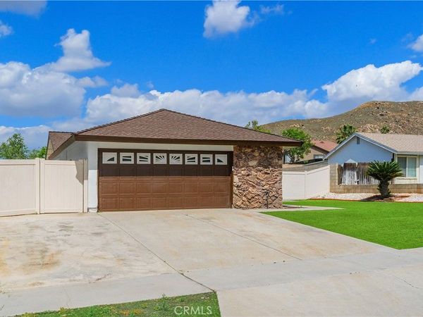 1065 Bascomb, Riverside, CA 92507