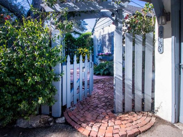 12056 Laurel Terrace Drive, Studio City, CA 91604