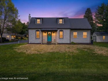 15 ROMAINE LN, STUARTS DRAFT, VA 24477