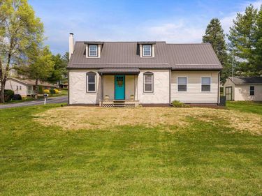 15 ROMAINE LN, STUARTS DRAFT, VA 24477