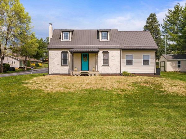 15 ROMAINE LN, STUARTS DRAFT, VA 24477