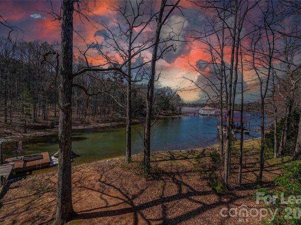 19314 Yachtman Drive , Cornelius, NC 28031