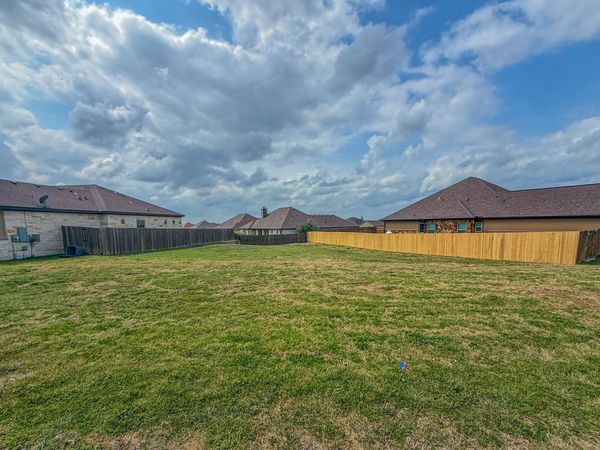 169 Greg LN , Jarrell, TX 76537