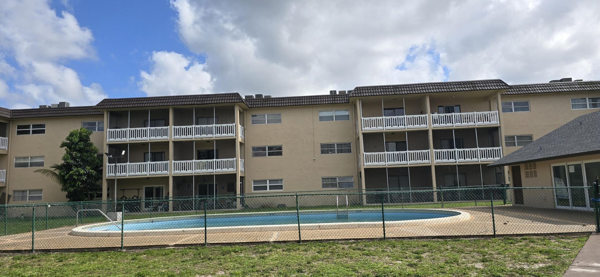 5861 NW 16th Place, Unit 201, Sunrise, FL 33313 Photo