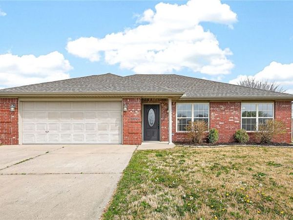 500 Eagle Drive , Gravette, AR 72736