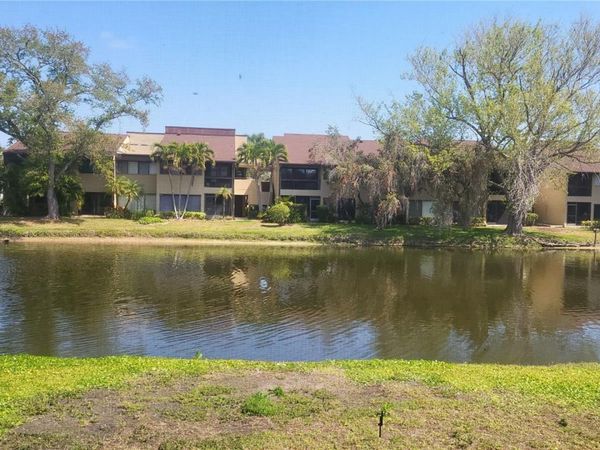 875 S VILLAGE DRIVE N, Unit 102, ST PETERSBURG, FL 33716