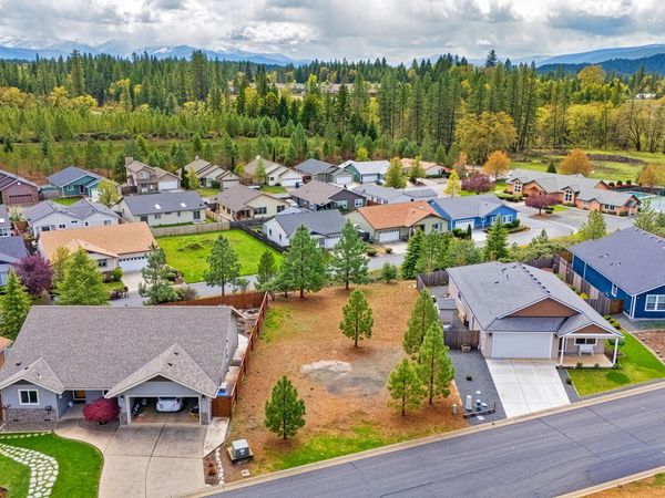 320 Cedar Ridge Drive, Cave Junction, OR 97523