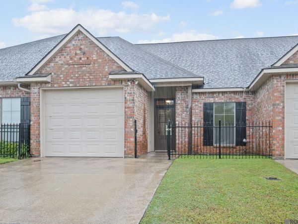 26718 Palmetto Lake Court West, Unit #26718, Denham Springs, LA 70726