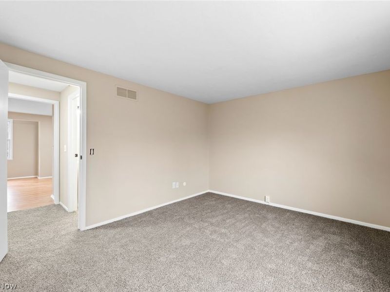 218 Regina Drive , Bedford, OH 44146 Photo 12