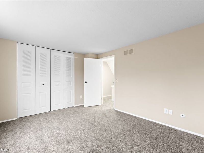 218 Regina Drive , Bedford, OH 44146 Photo 13