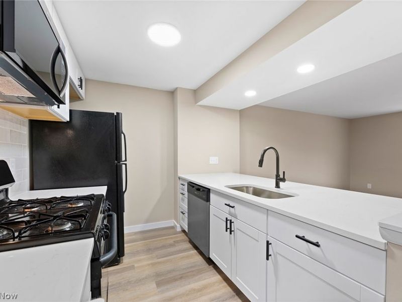 218 Regina Drive , Bedford, OH 44146 Photo 6