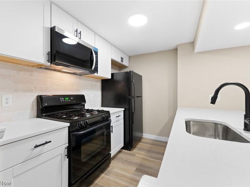 218 Regina Drive , Bedford, OH 44146 Photo 7