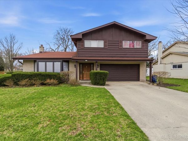 1708 Longvalley Drive, Northbrook, IL 60062