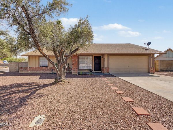 4001 W Villa Rita Drive, Glendale, AZ 85308