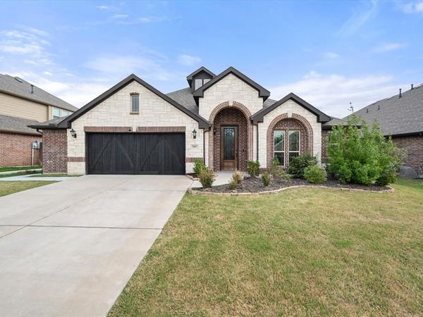 5007 Lake Park Drive, Mansfield, TX 76063
