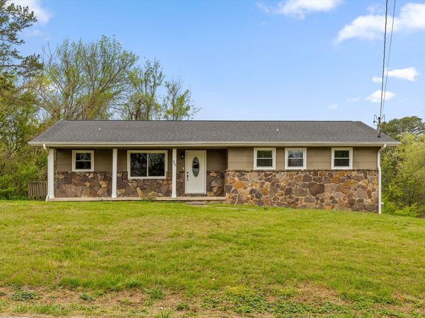 946 Hickory Avenue, Hixson, TN 37343