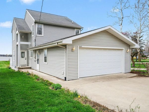 1007 Chapman Lake Drive, Warsaw, IN 46582